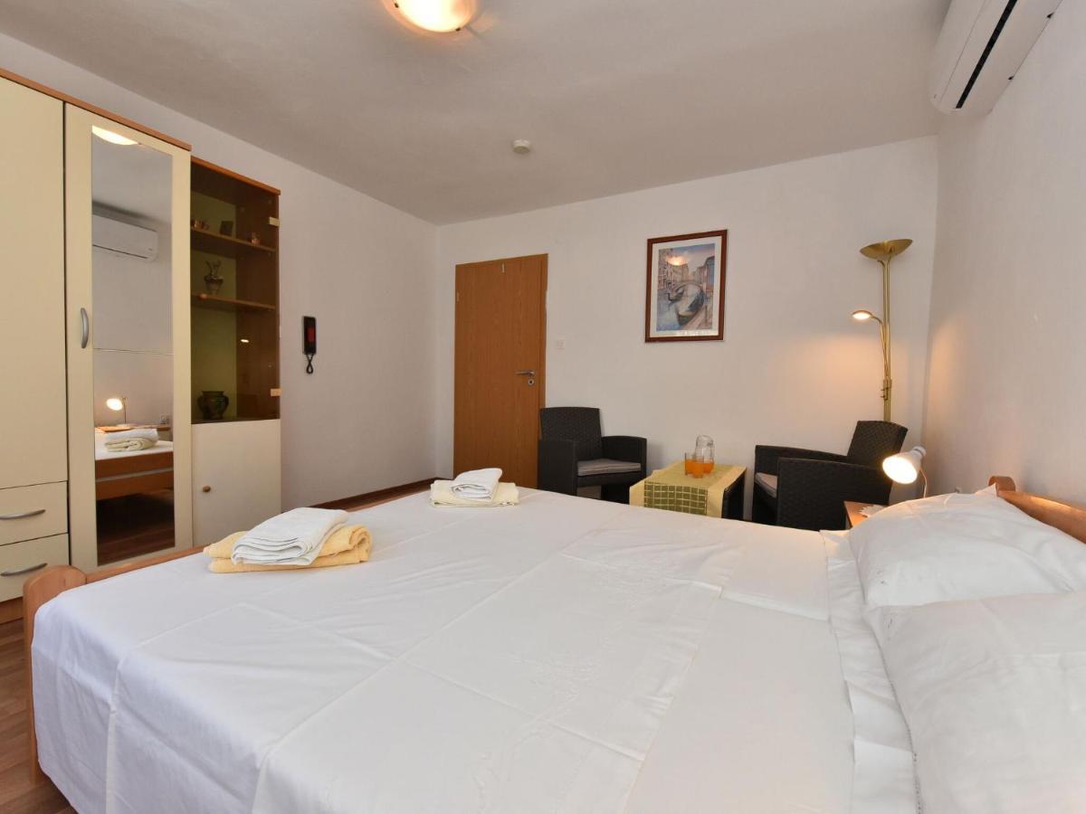 Traditional Apartment In Zadar With Garden 外观 照片